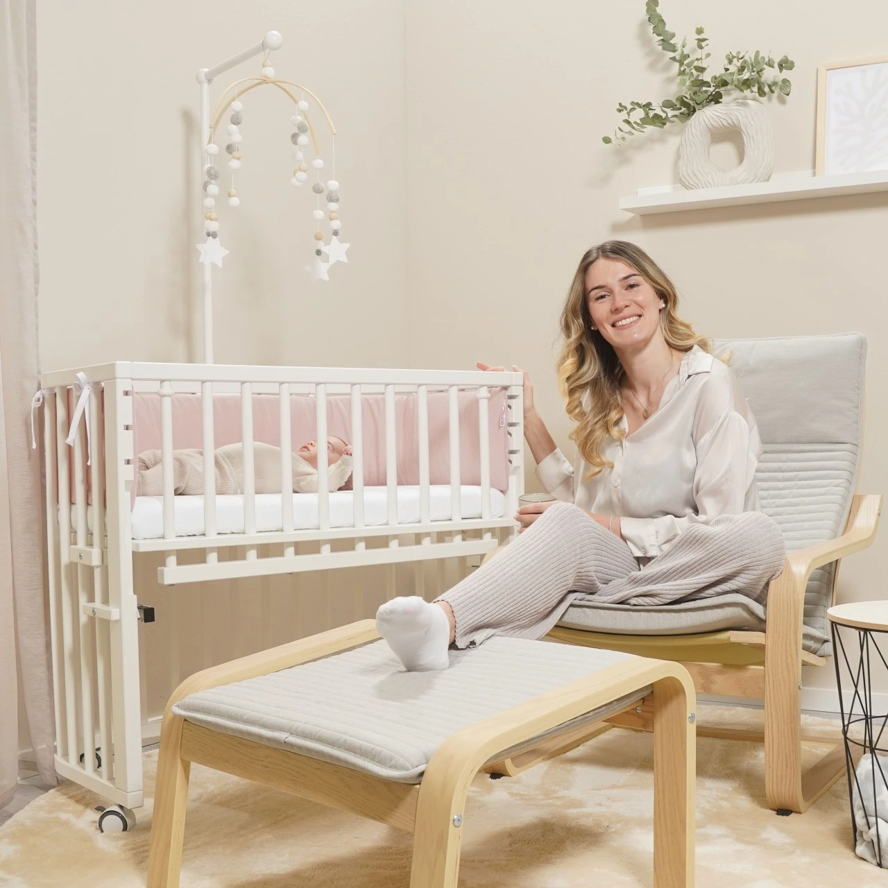 Babybay Mobilehalterung Passend Für Alle Modelle Mit Rundstäben, Beige Lackiert 8 Babybay Mobilehalterung Passend Für Alle Modelle Mit Rundstäben, Beige Lackiert – Bild 6