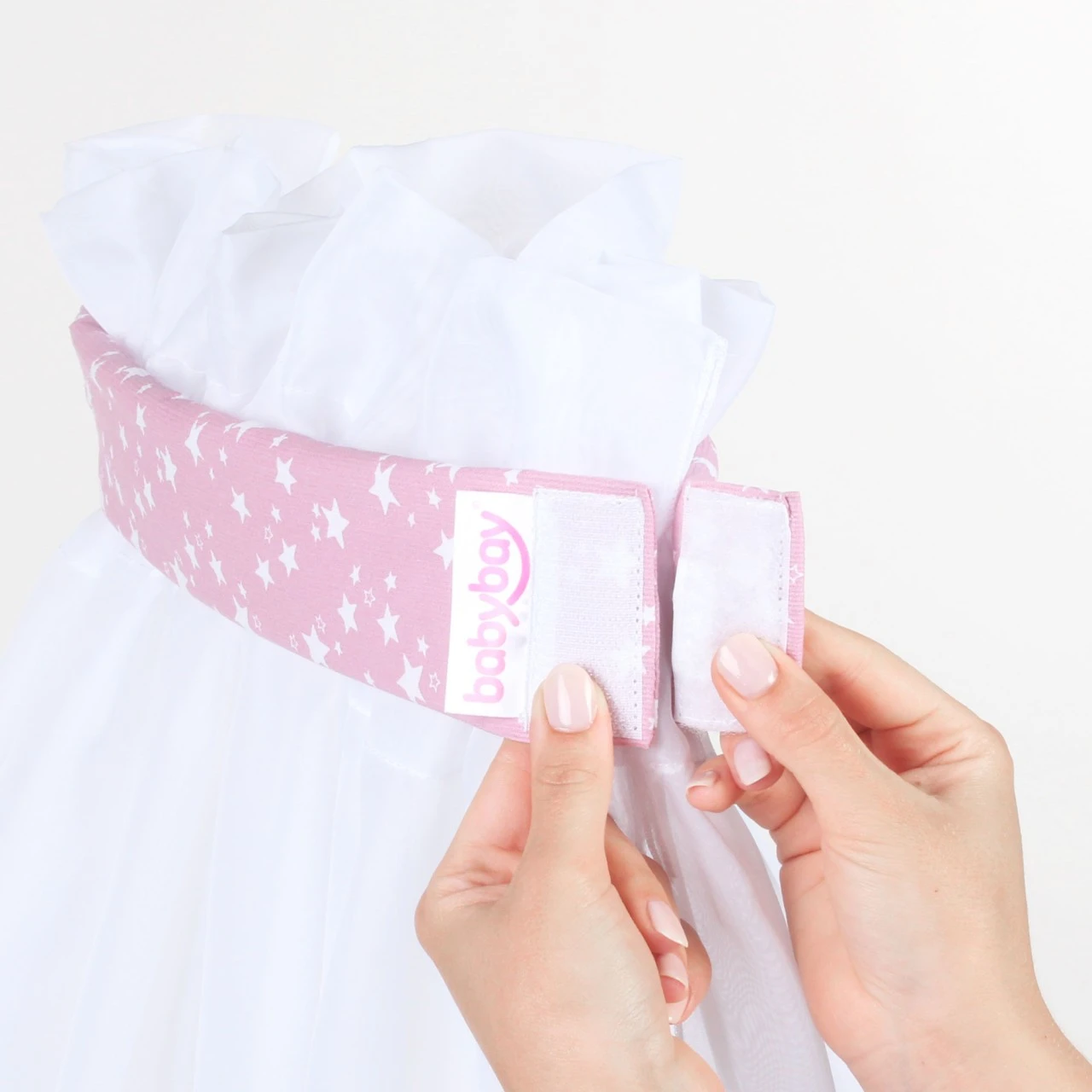 Babybay Moskitoschutz Und Himmel Piqué Mit Band Passend Für Alle Modelle Bis 96 Cm Länge, Beere Sterne Weiß 6 Babybay Moskitoschutz Und Himmel Piqué Mit Band Passend Für Alle Modelle Bis 96 Cm Länge, Beere Sterne Weiß – Bild 4