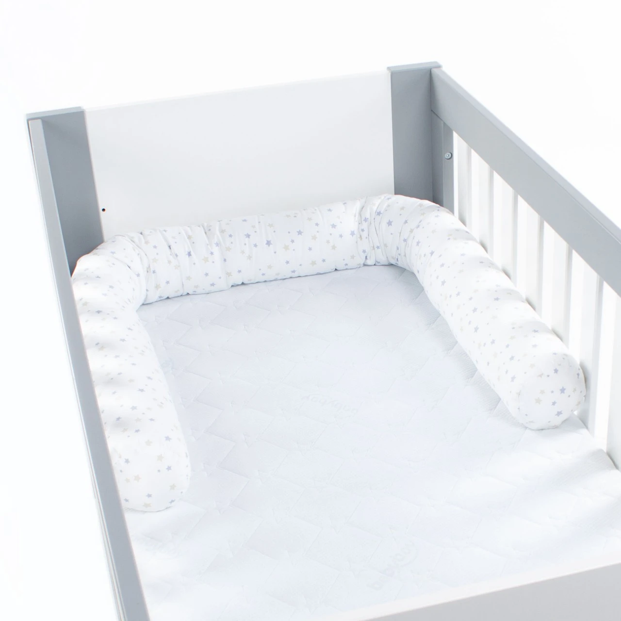 Babybay Nestchenschlange Piqué Passend Für Kinderbetten, Weiß Sternemix Sand/azurblau 4 Babybay Nestchenschlange Piqué Passend Für Kinderbetten, Weiß Sternemix Sand/azurblau – Bild 2